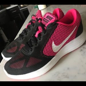 Nike Revolution 3